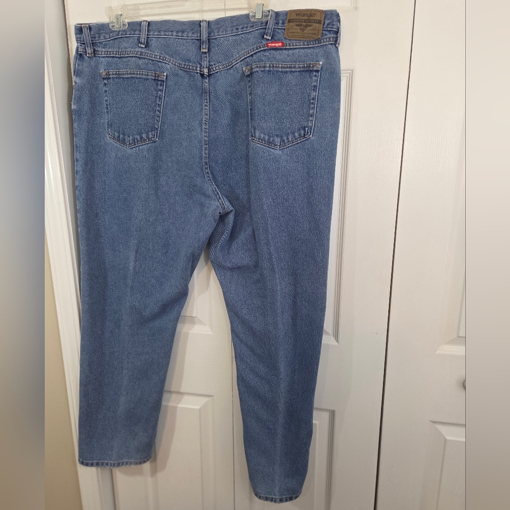 Mens Wrangler Relaxed Fit Straight Leg Jeans - Picture 6 of 11